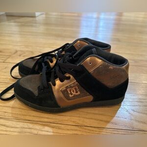 DC Manteca 2 Mid SE Skate Shoes Brown Black Women’s 10